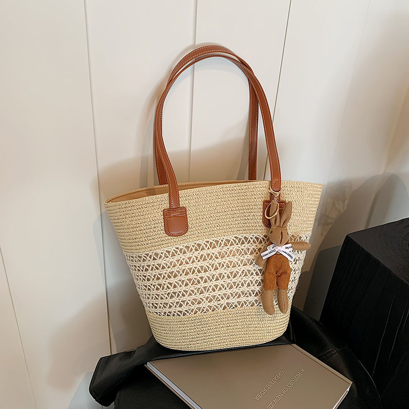 Autumn New Women s Shoulder Bag Fashion Vacation Style Basket Weaving Women s Beach Grass Bag Versatile Large Capacity Commuter Bag Autumn New Designe
