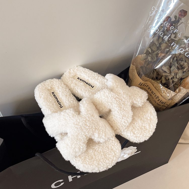 Hot free shipping designer slippers for womens flat slippers yellow pink black beige New fashionable and versatile winter slippers