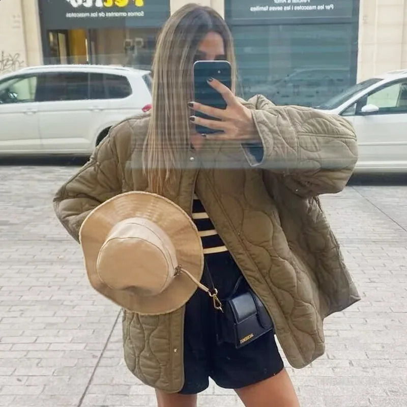 TRAF Cropped Quilted Jacket Woman DemiSeason Short Padded Jacket Parkas Black Army Green Outwears Warm Lightweight Padded Women 250827