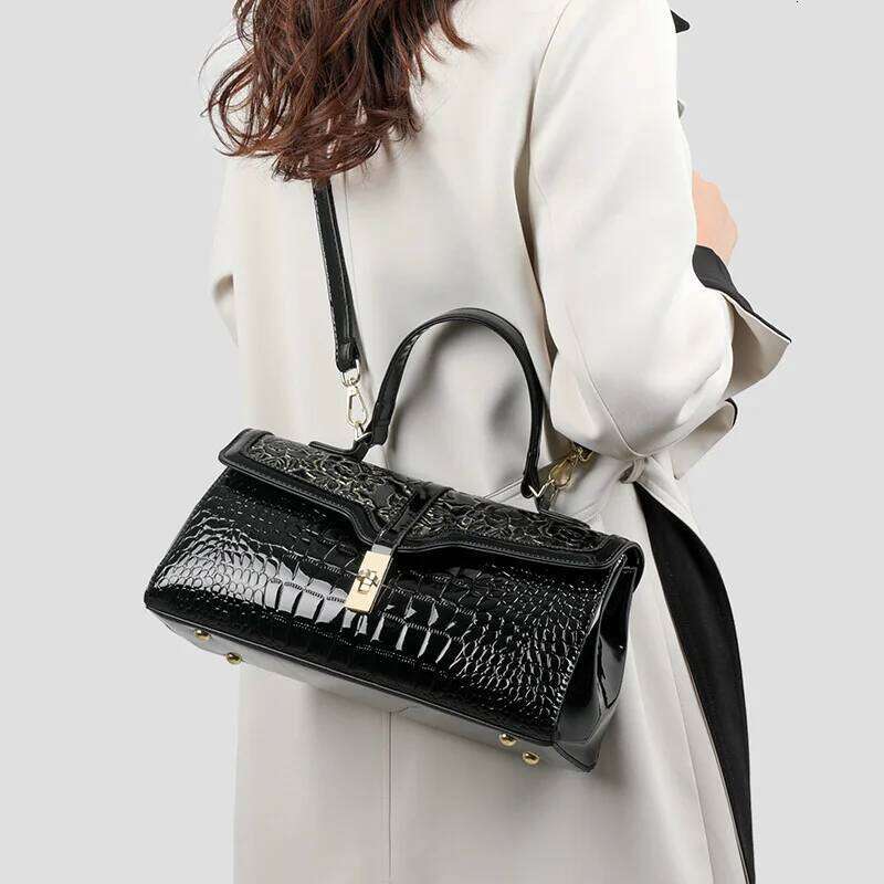Large Capacitycrocodile Pattern Tote Bagfashionableeuropean And American Retrohandbag High-Endshoulder Messenger Bagpurse