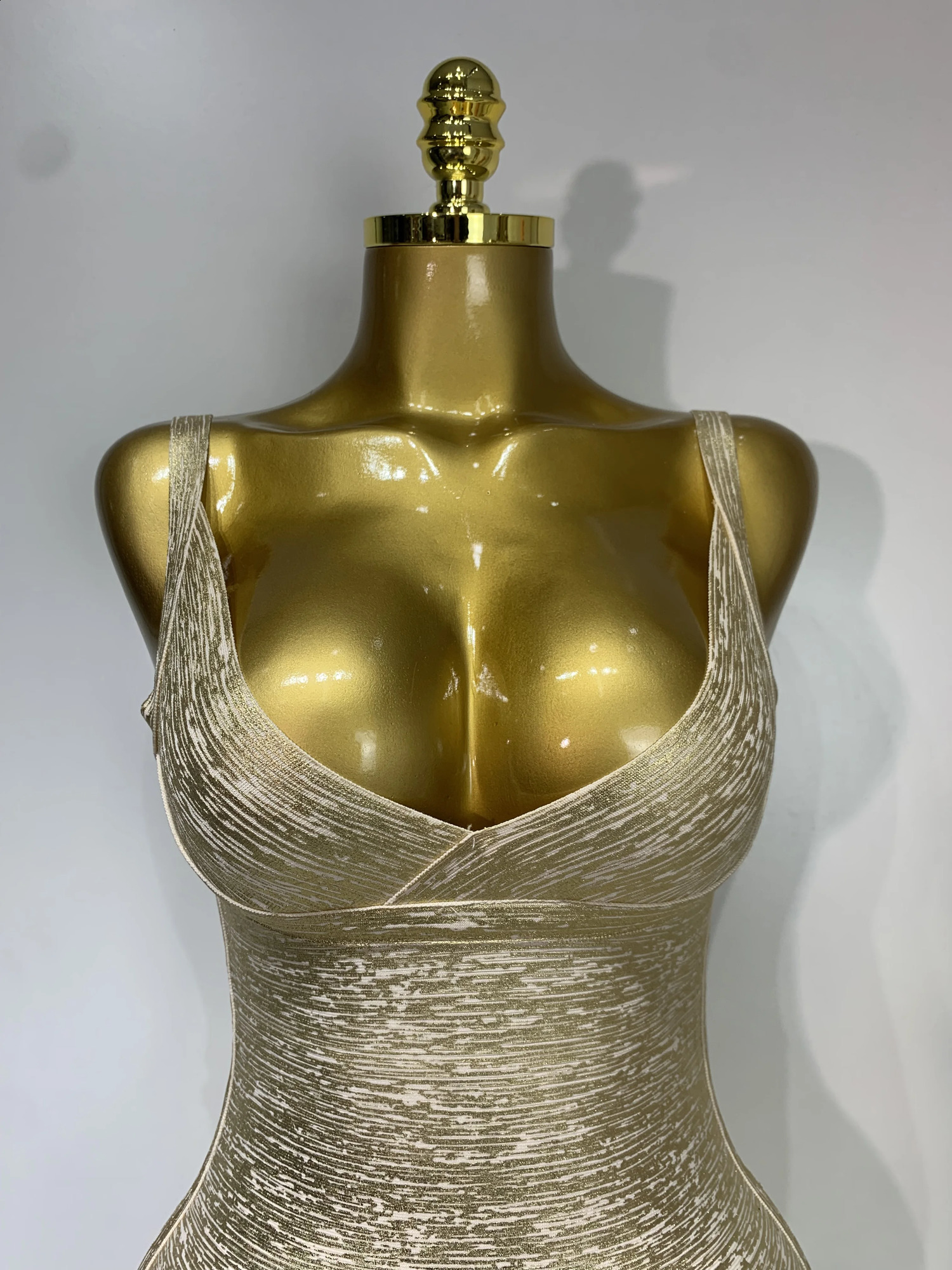 High Quality Celebrity Elegant Gold Bodycon Bandage Dress Women Sexy Nightclub Evening Party Birthday Dress Vestidos 250828