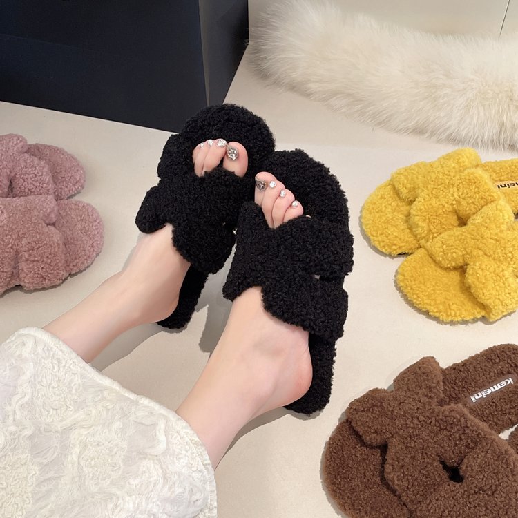 Hot free shipping designer slippers for womens flat slippers yellow pink black beige New fashionable and versatile winter slippers