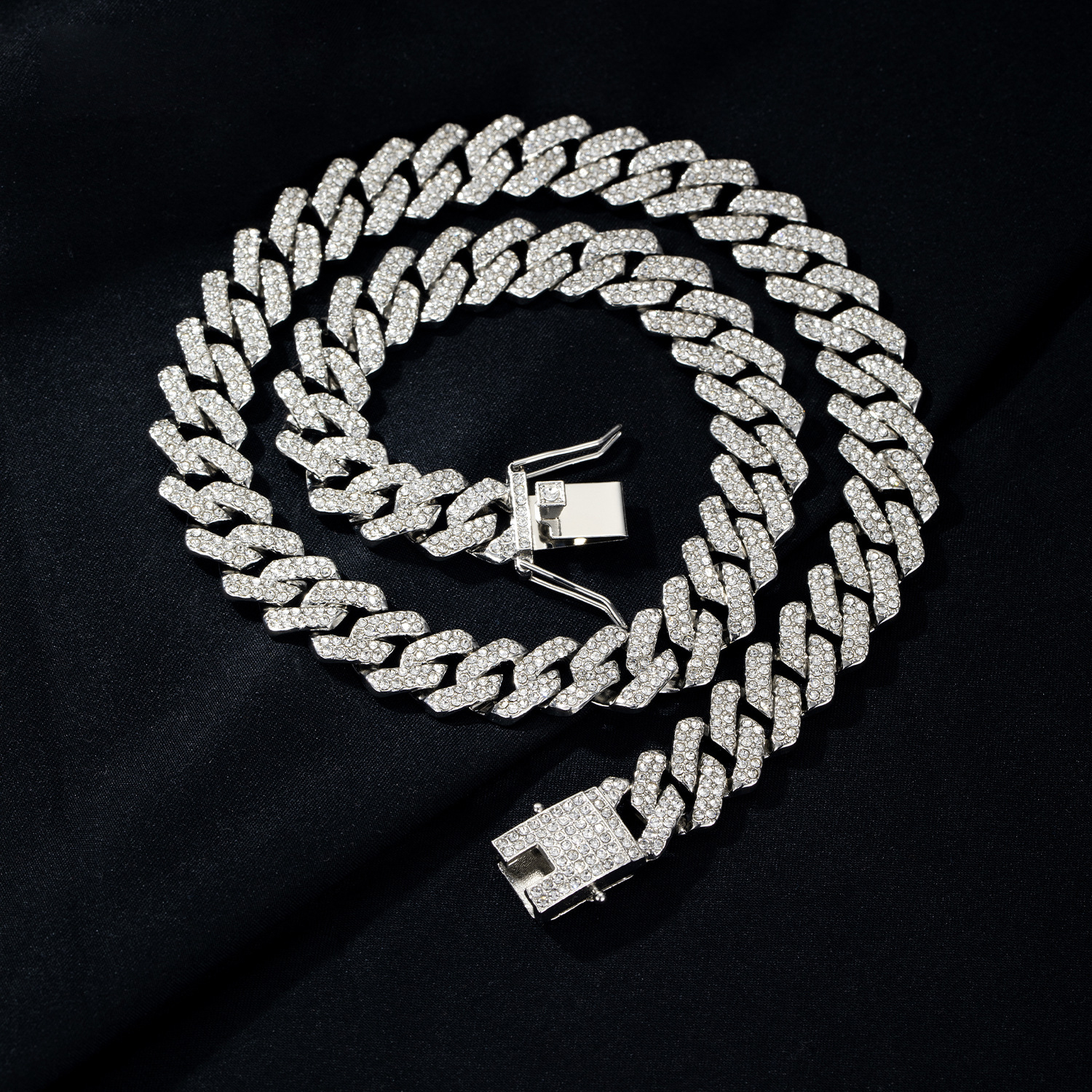 Diamond Cuban Chain, Silver Zinc Alloy, European and American Hip Hop Style Necklace, Single Row Punk Chain, Men's and Women's Design, Neck 