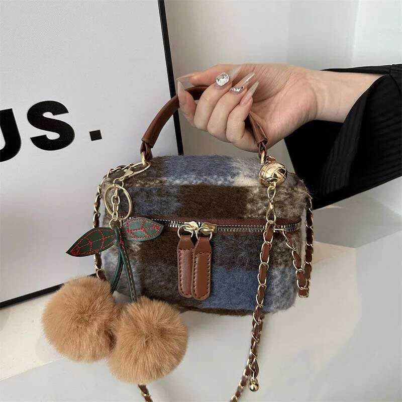 Niche Fashion Handbag Women's New Contrasting Striped Woolen Box A Textured One Shoulder Crossbody Bag Style Retro Trends