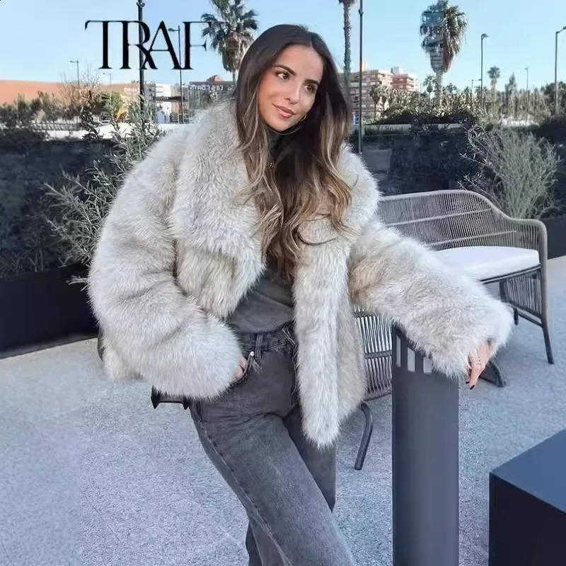 2025 Autumn and Winter Faux Fur Jacket Womens Loose Longsleeved Coat Toka Fox Fur250827