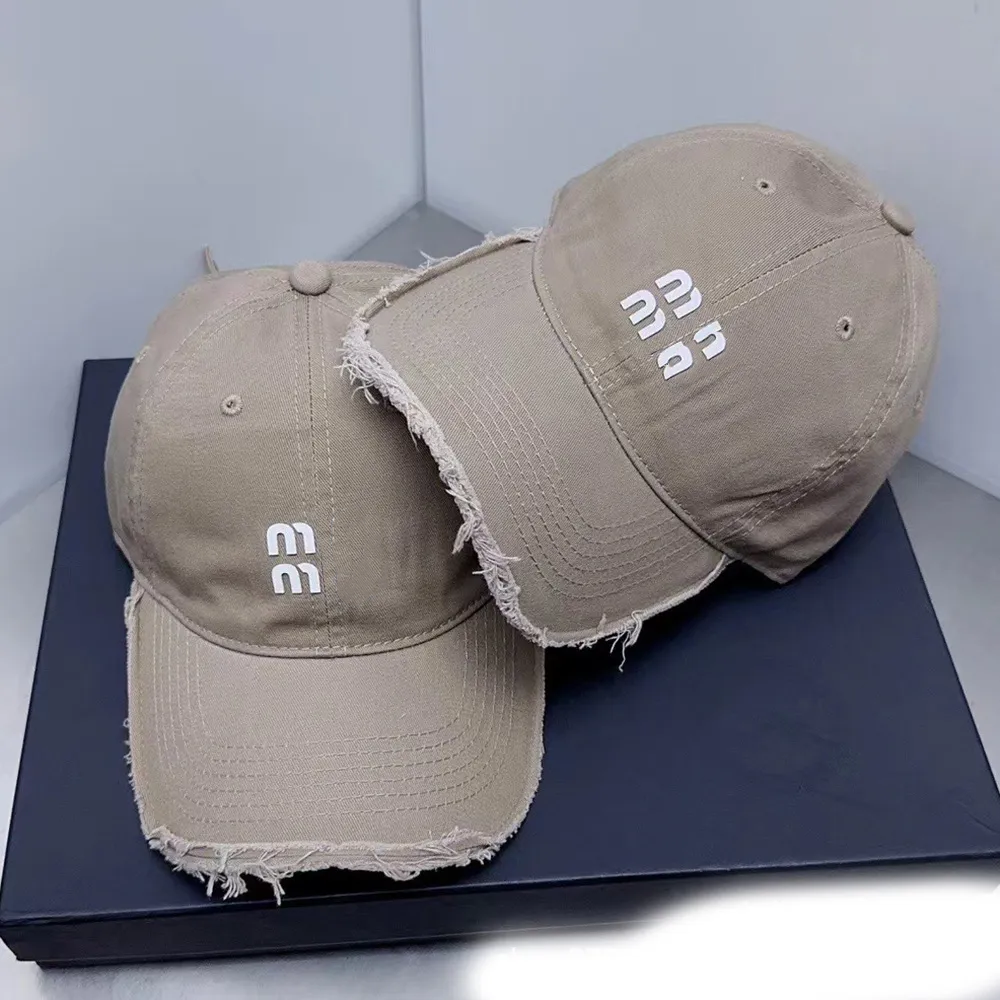 Designer Women's Ball Caps Spring Casual Rhinestone Letter Hats Classics Baseball Caps Fashion Lattice Warm Casquette Vacation Beach Versatile Hat