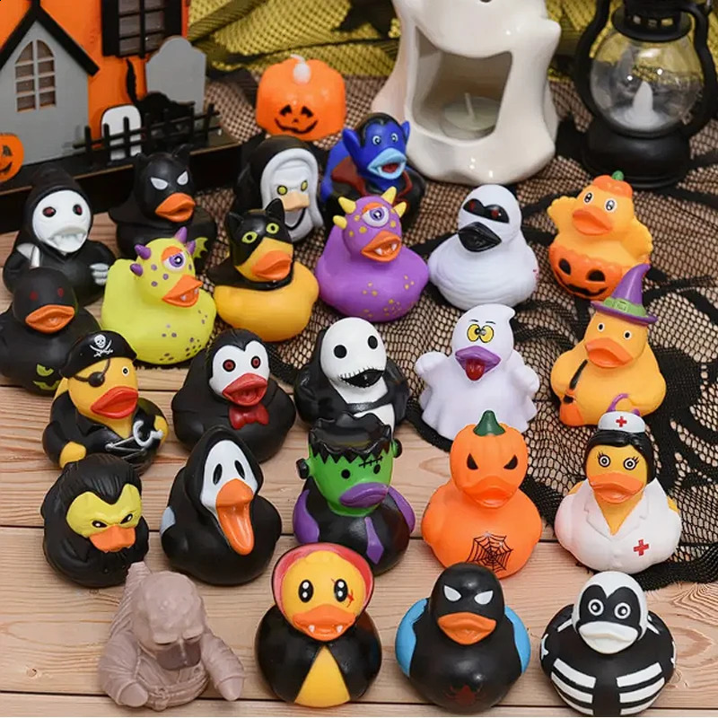 61224pcs Halloween Rubber Ducks Role Pack of Pumpkin Duck Funny Toys for Kids 250827