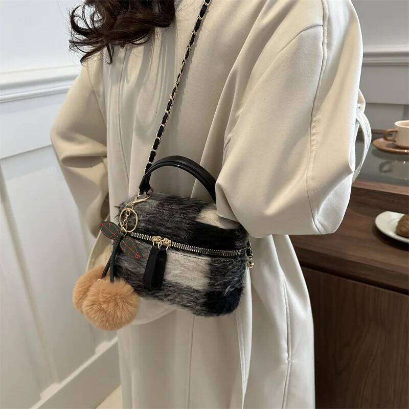 Niche Fashion Handbag Women's New Contrasting Striped Woolen Box A Textured One Shoulder Crossbody Bag Style Retro Trends