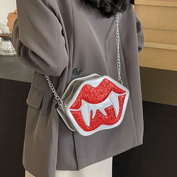 2025 New Fashionable Personalized Glitter Chain Shoulder Bag Halloween Horror Pumpkin Bag Personalized Novelty Women's Bag Shoulder Bag