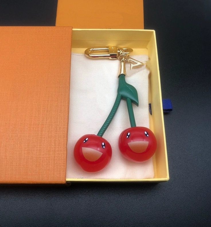 designer keychain V letters women keychain wallet llavero Buckle jewelry bagchain Keyring cherry chain stone Keychains box