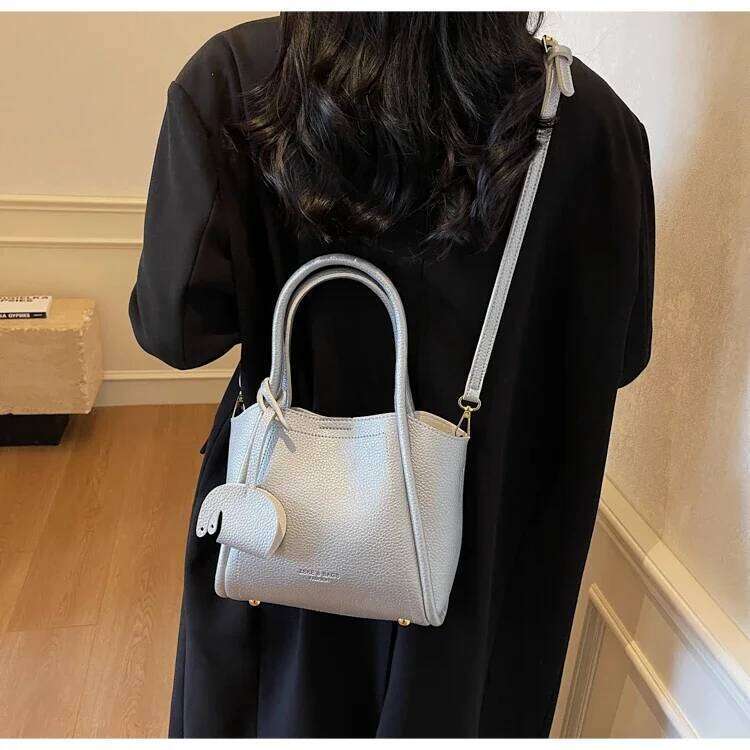 Solid Color Leather Tote Bag - Unique Crossbody Strap Design, Minimalist Vintage Style With Fashionable Letter