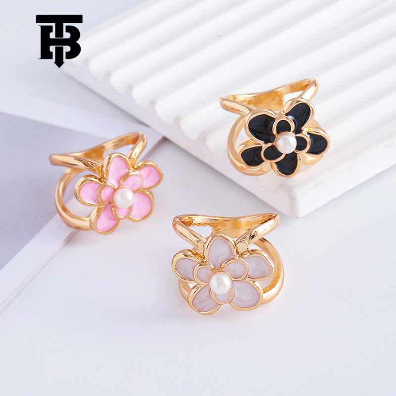 Free Shipping For New Designer Accessories Minimalist 3D Flower Scarf Buckle For Women Versatile Simple Multifunctional Coat Belt Fixing Buckle