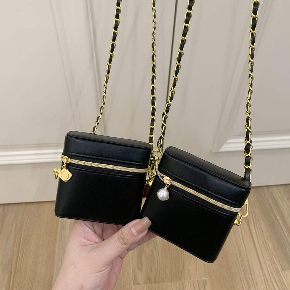 Designer Lipstick Organizer Bag with Mirror Chain Shoulder Bag Chest Pack Lady Small Waste Bag Storage box