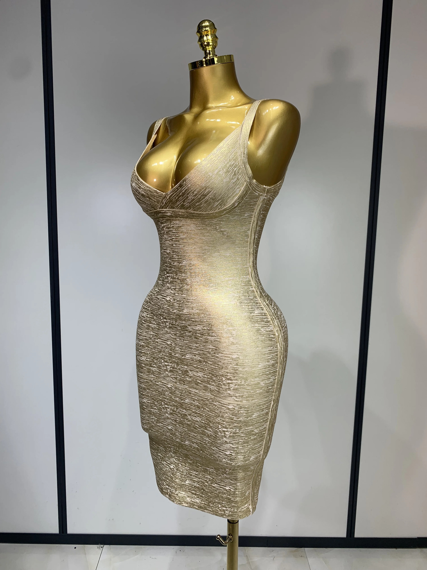 High Quality Celebrity Elegant Gold Bodycon Bandage Dress Women Sexy Nightclub Evening Party Birthday Dress Vestidos 250828