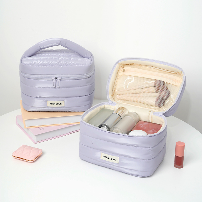 2025 Autumn New Travel Cosmetics Storage Bag Simple Storage Elegant Bag Travel Essential Lightweight Designer Handbag Women's Storage Bag