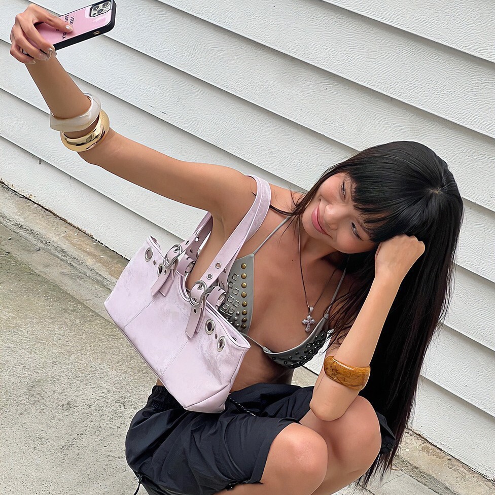 Autumn New Women s Shoulder Bag Korean Style New Rivet Denim Bag Spicy Girl Commuting Shoulder Bag Autumn New Designer Bag Large Capacity Handbag Armp