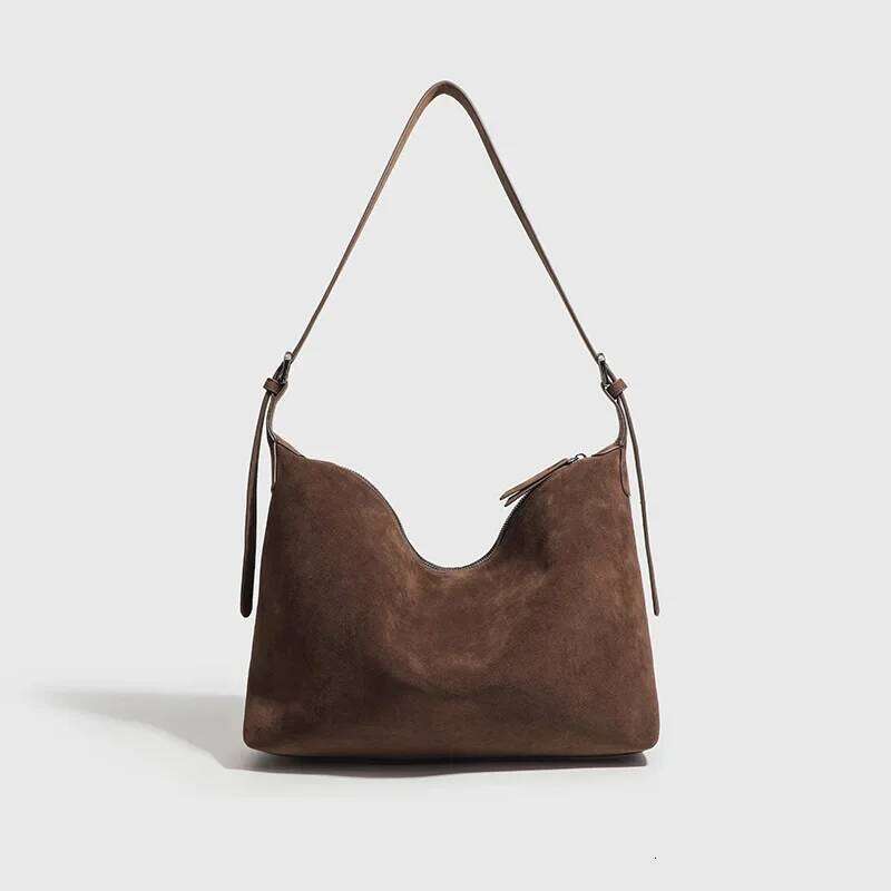 2024 Winter New Niche Handbag Fashionable Commuting Versatile Bucket Large Capacity Single Shoulder Underarm Bag