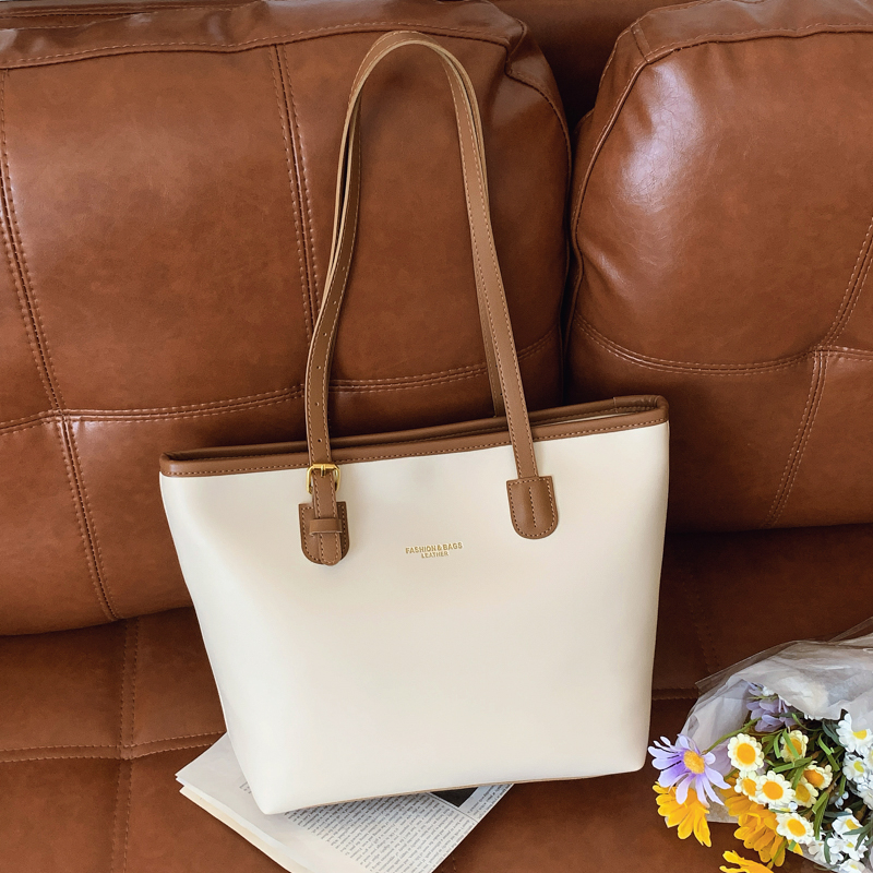 Ladies' fashionable street feel, simple and versatile single shoulder crossbody bag, versatile high-end fashion, large capacity for daily commuti