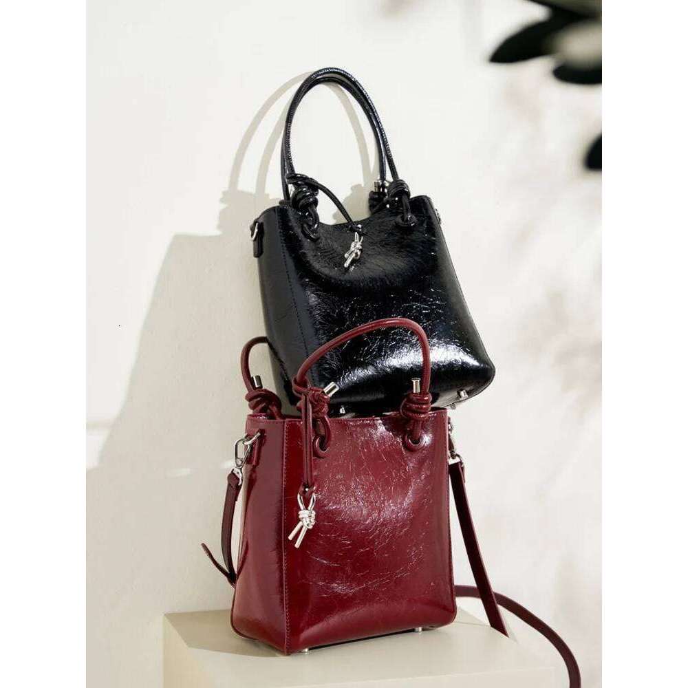 Zency Popular Genuine Leather Shoulder Bag Bucket Girls Fashion Handbag Cherry Red Small Bags For Women Daily Outing