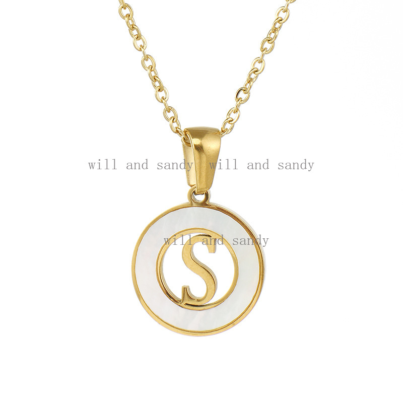 26 English Letter Necklace Tarnish Free 18k Gold Hollow Shell Alphabet Initial Name Pendant Necklaces Stainelss Steel Chain Women Girls Designer Jewel