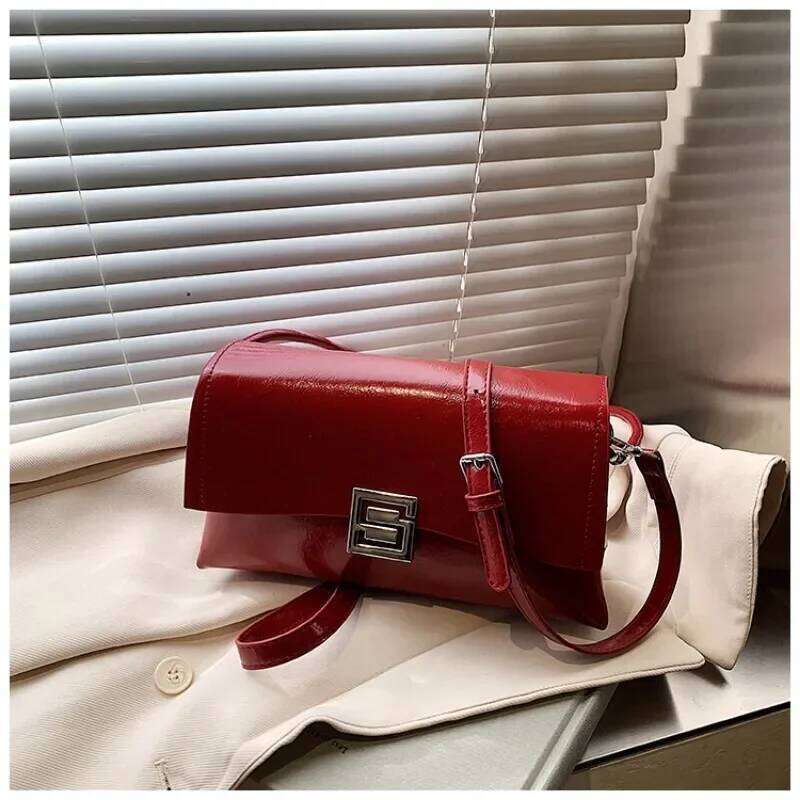 Timeless Minimalist Crossbody Bag For Women - High-End Leather Vintage Tote With Designer Letter