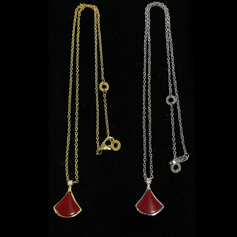 Designer Fan-shaped Pendant Necklace High-quality Diamond Necklace Jadeite Fan-shaped Jewelry Wedding Jewelry Premium Quality