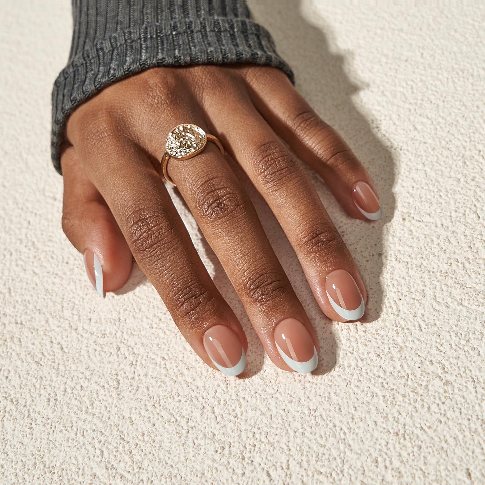White French Style Almond Shaped Press On Nails With Medium Length Edges, Essential Nails For Daily Commuting For girls And Women