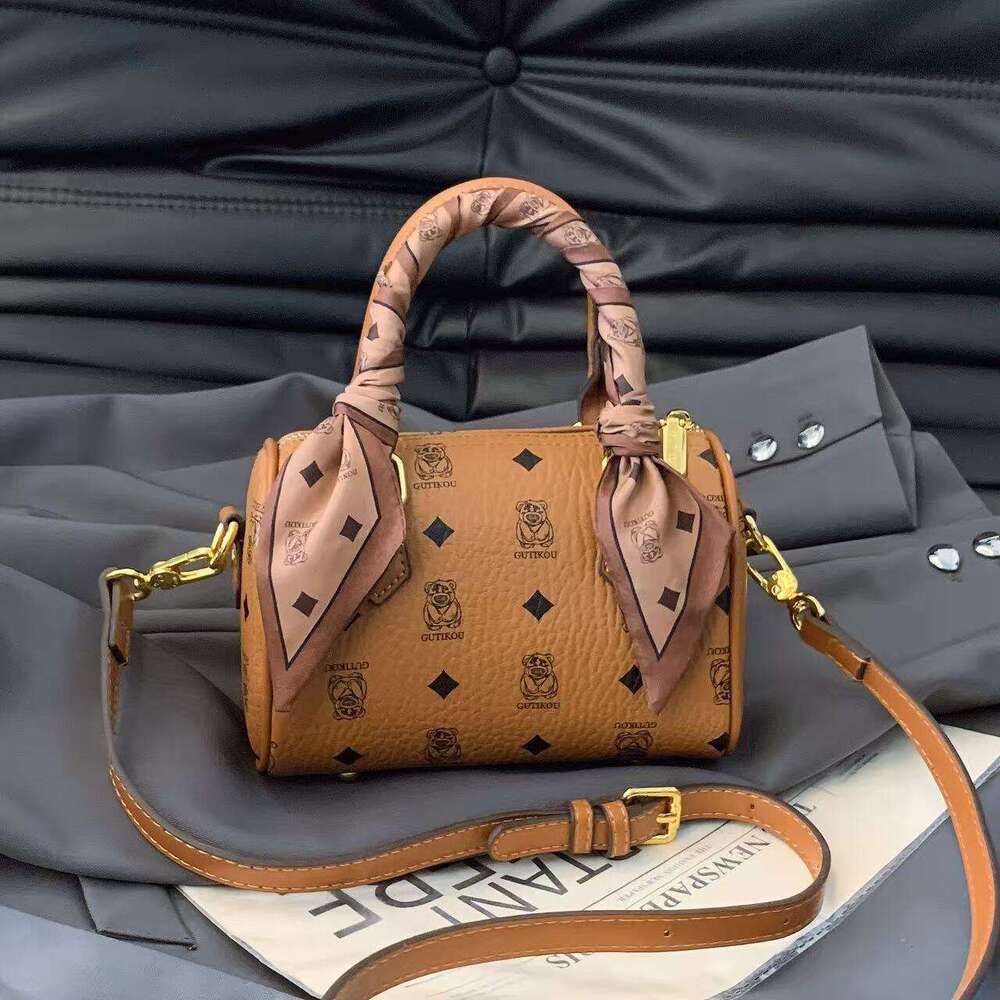 Designer Shoulder Bag Bag Luxury Bag Gutieke Large Capacity Bucket Bag, Vintage Crossbody Boston Pillow Women, Fashion Retro Grid Shoulder