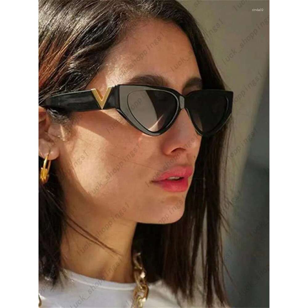 Sunglasses Vintage Cat Women Fashion V Brand Designer Cateye Sun Glasses Female Eyewear UV40 2025