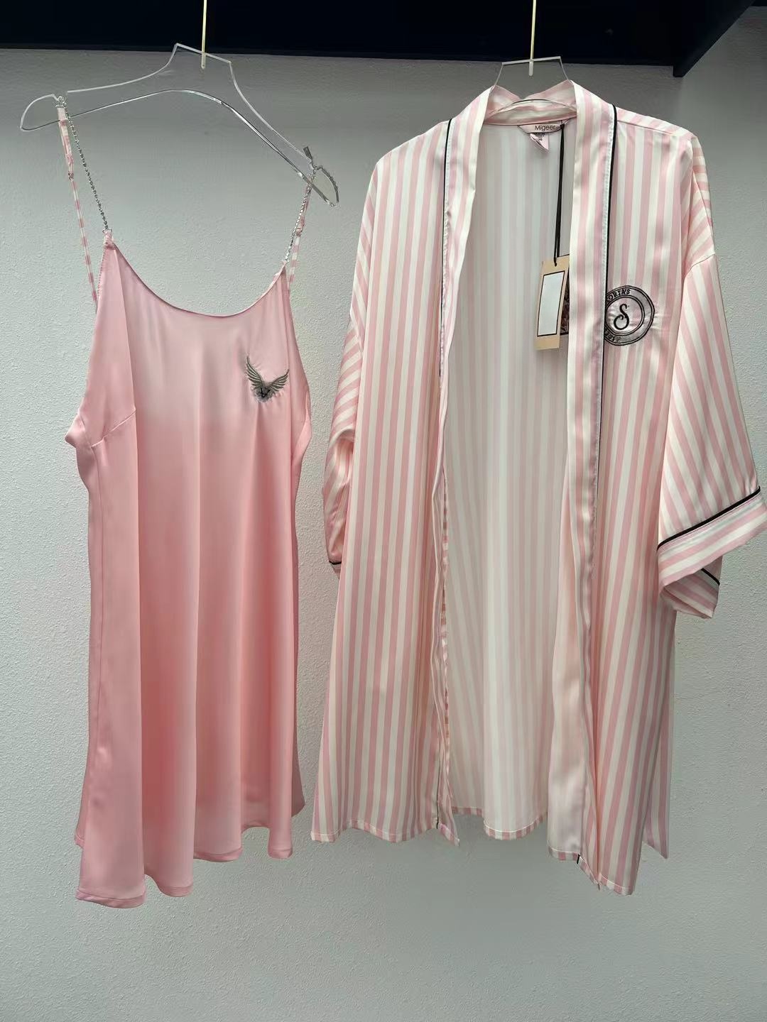 Designer Women's Sleep & Lounge VS dress Luxurious striped rhinestone ice snow silk halter pajamas sexy bathrobe French casual home wear