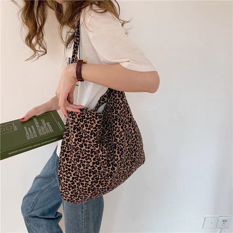 2025 autumn new large capacity leopard print corduroy niche simple lazy style Korean style canvas bag bag designer shoulder bag women's canvas ba