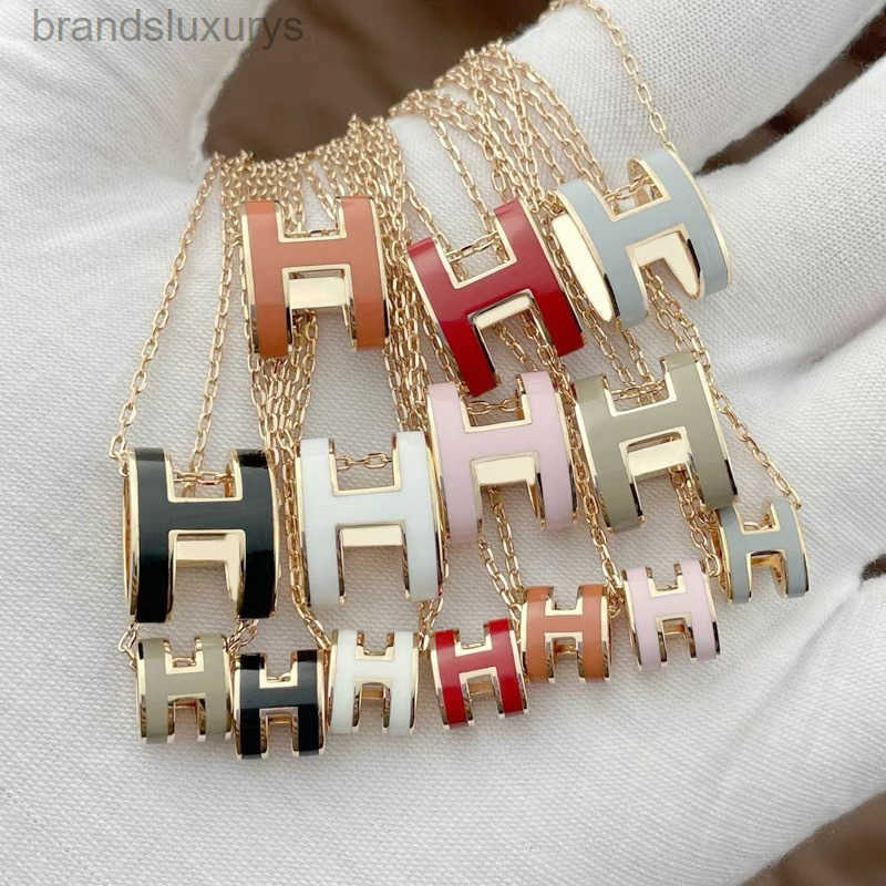 Clavicle Chain H Enamel Letter designer Necklace Women necklace Oval Rose Gold 18K titanium Stainless All match Elegant Designer jewelry Pendant Necklaces