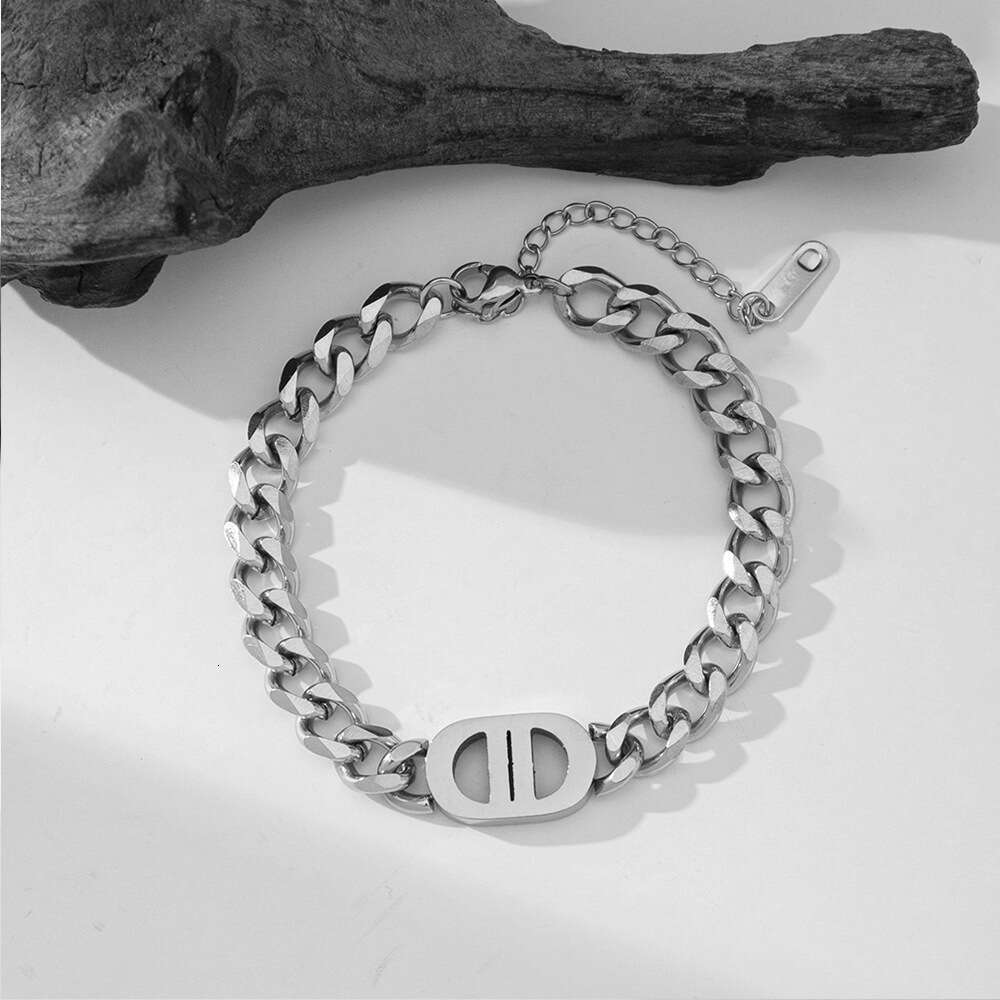 Luxury jewelry designer necklace Cuban chain Trendy Gold Thick Double D Letter Titanium Necklace Women Hip Hop Personality Short Clavicle Chain Versat