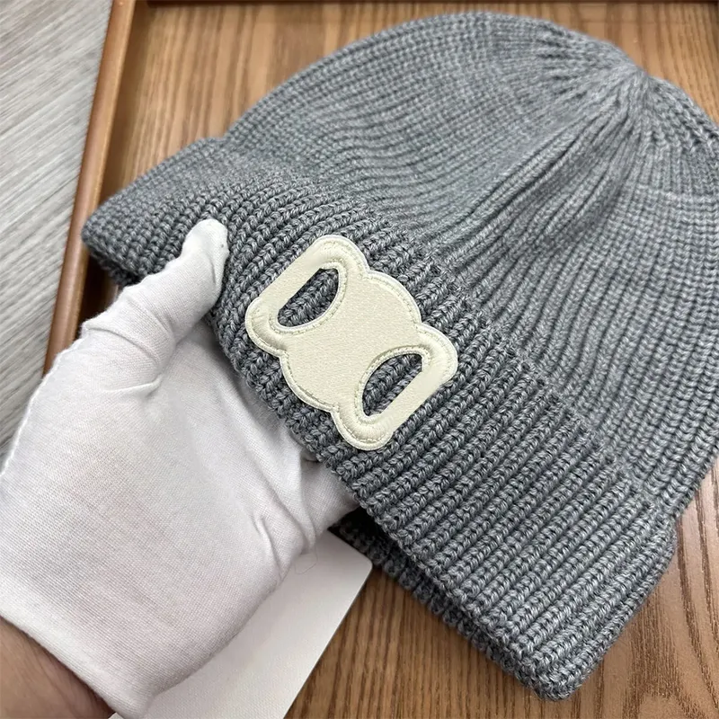 Womens Beanies designer winter hat Winter knitted beanie designer cap able bonnet dressy autumn hats for men womens travel skiing Classic Knitted hat Exquisite nice