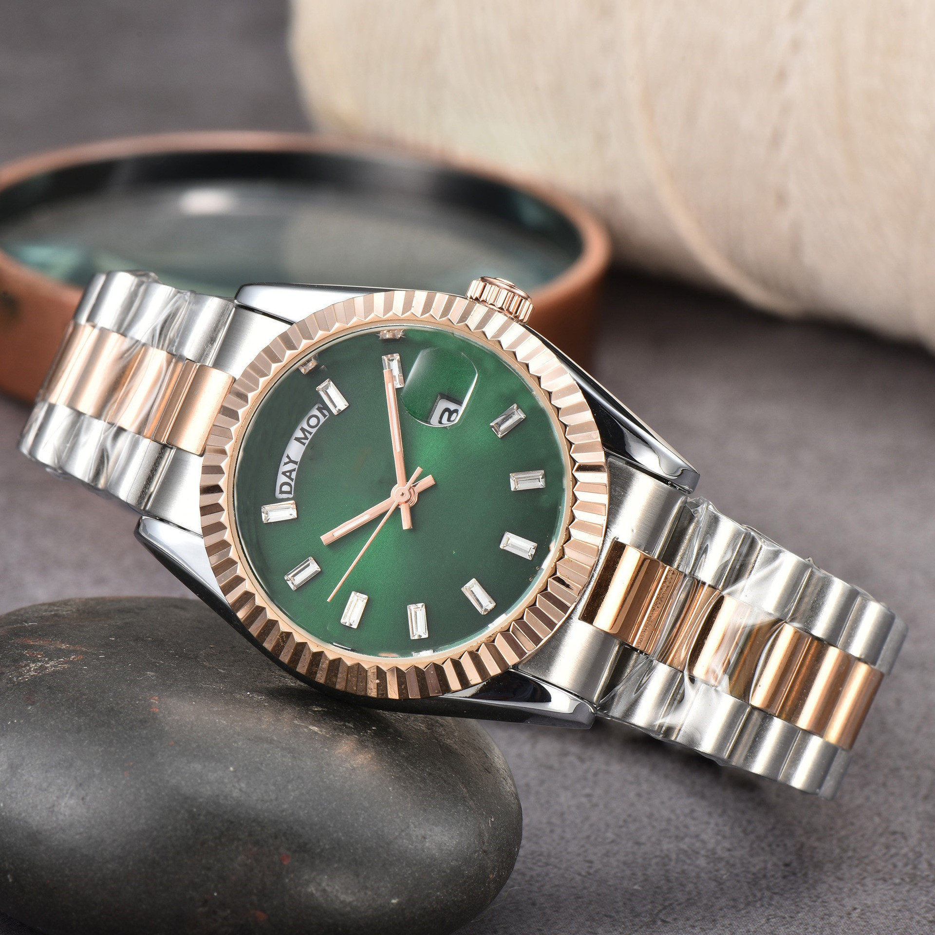 New model calendar automatic date men's and women's brand fashionable and luxurious brand watch, unmodifiable steel strap, sporty quartz wristwatch