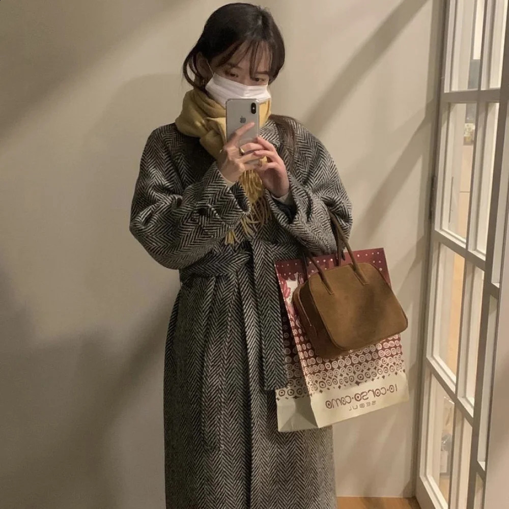 Womens Winter Vintage Chevron Long Wool Coat Jacket with Belt Oversize Woolen Overcoat Single Breasted Warm Outerwears 2023 250828