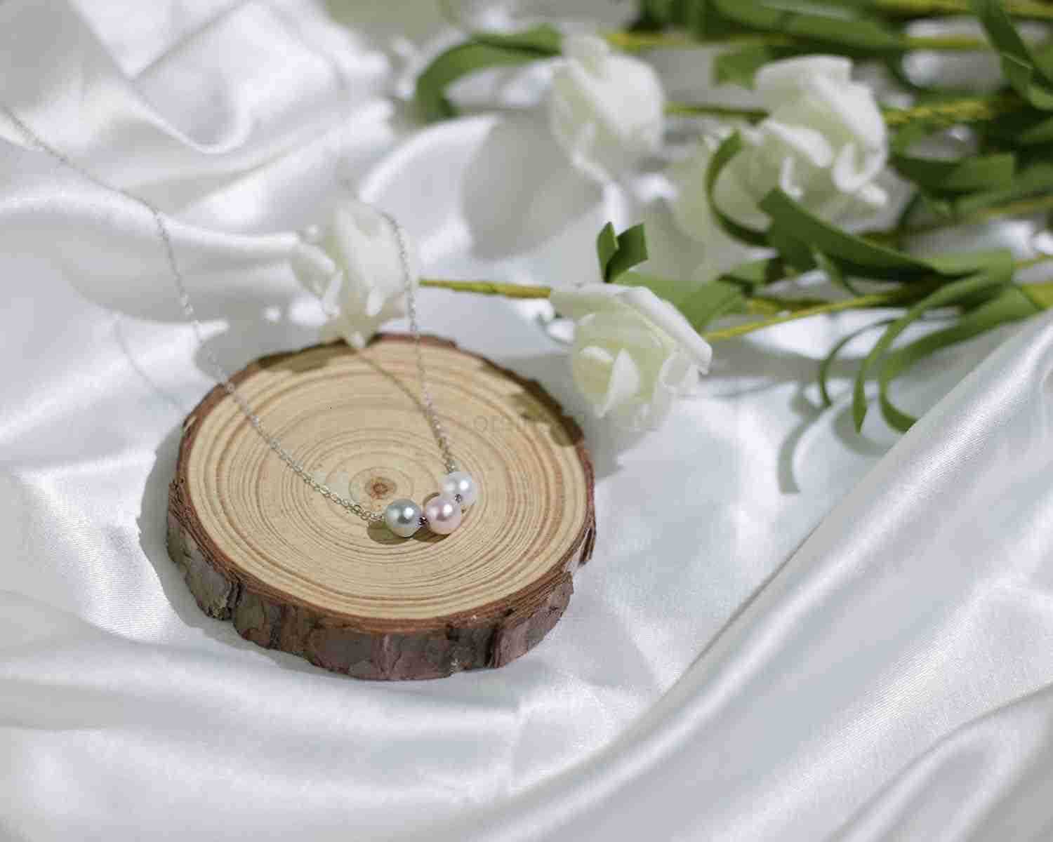 Sereney Three Generations Necklace as Birthday Gifts for Grandma 3 Circles Grandmother Granddaughter Mother Jewelry for Mom 3 Sterling Silver Necklace