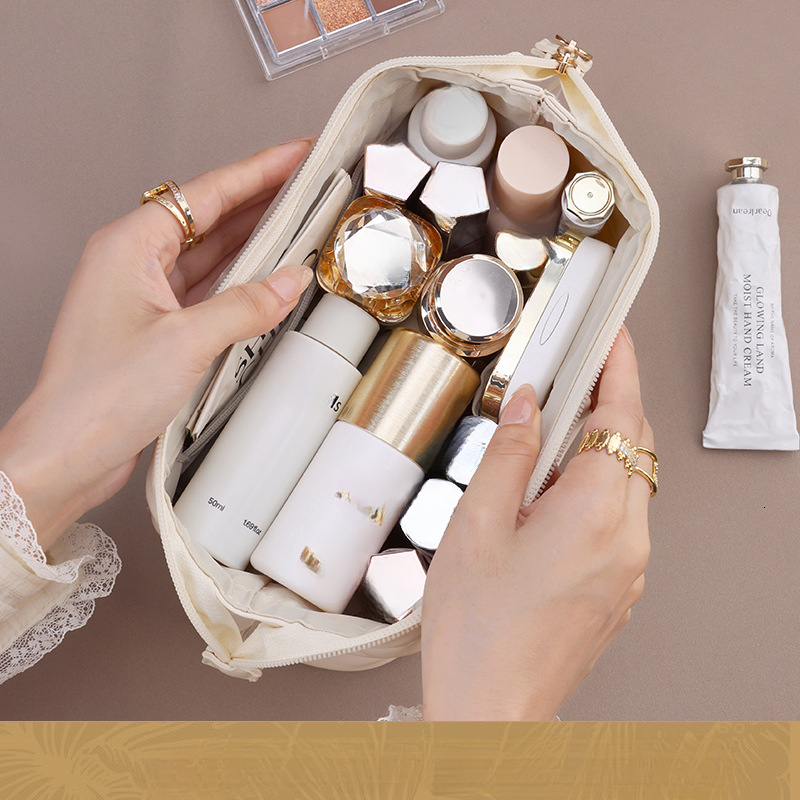 2025 bag Autumn New Waterproof Makeup Bag Large Capacity Simple and Compact Travel Urine Carrying elegant Women s Handbag Interior Handbag Designer Ha