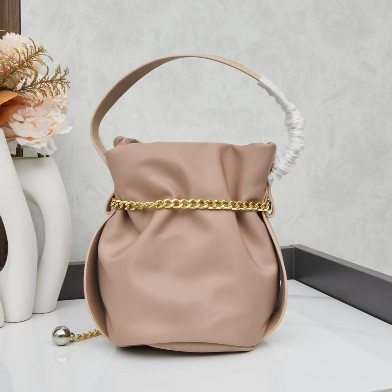 Top Handle Bag Nylon And Leather Petit Sac Noir Street Fashion Purses And Handbag Designer Party Evening Bags With Chain Belt Decoration Phone Wedding Bag Wallet 3334