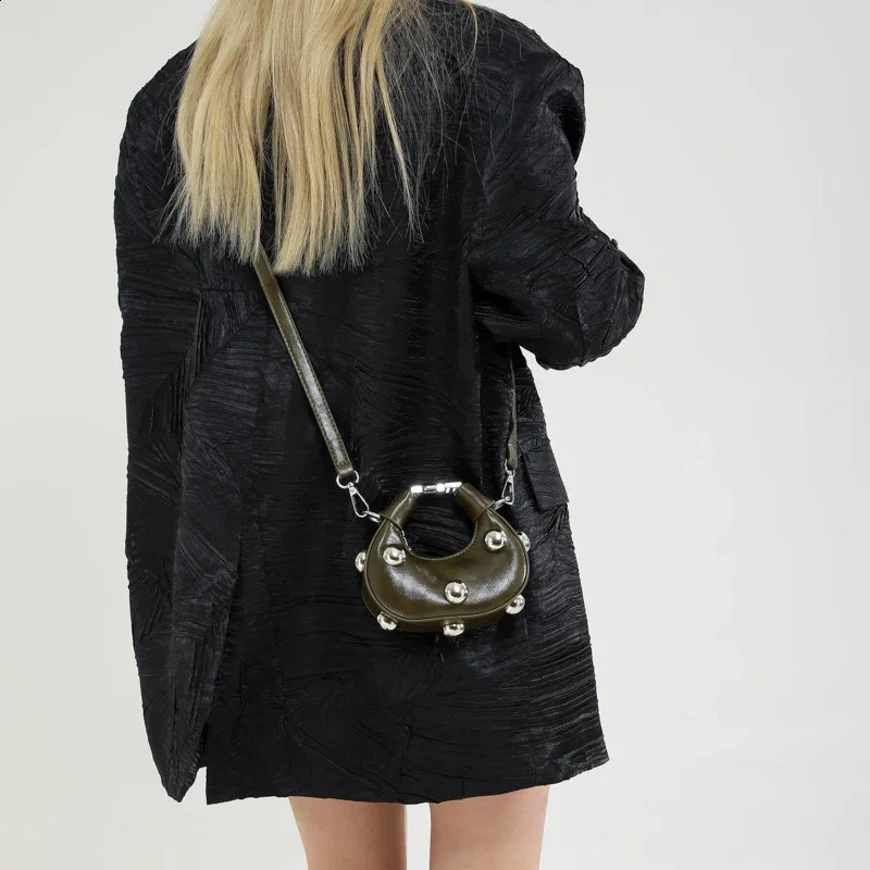 Retro Versatile Ladies Mini Handbag Women Big Rivet Personality er Crossbody Bags for Women Streetwear Shoulder Bag 250820