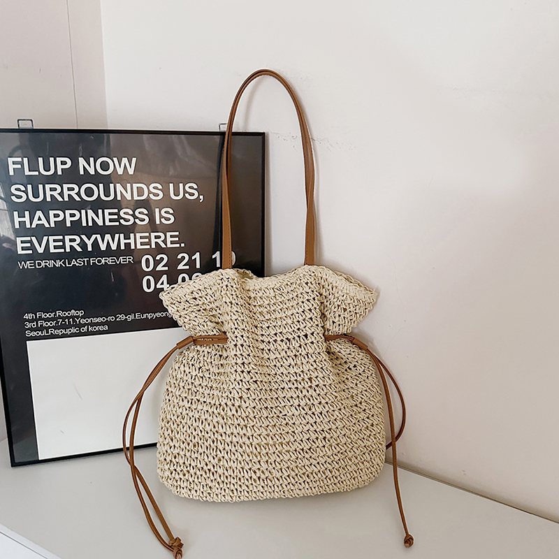 2025 New Women's Essential Fashion Handbag Japanese Fashion Trend Versatile Large Capacity Elegant Women's Commuter Shoulder Bag Women's Portable Bag