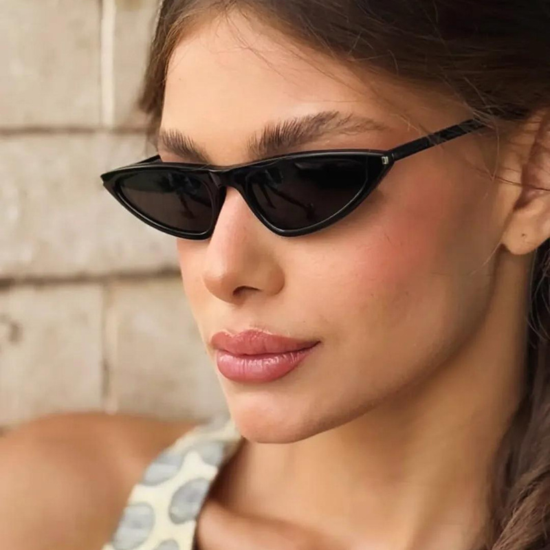2025 Small Frame Cat Eye Sunglasses for Women Trendy Triangular Retro Shades for Street Style Daily Wear