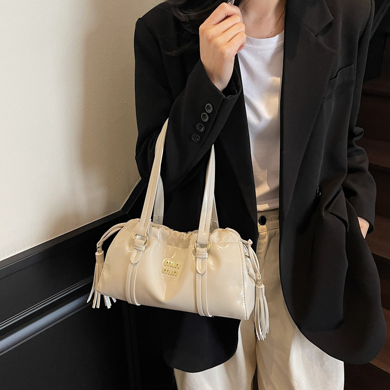 Vintage Baguette Bag Handbag Oil-Wax Leather Drawstring Niche Single-Shoulder Underarm Dumpling Bag Women's Bag