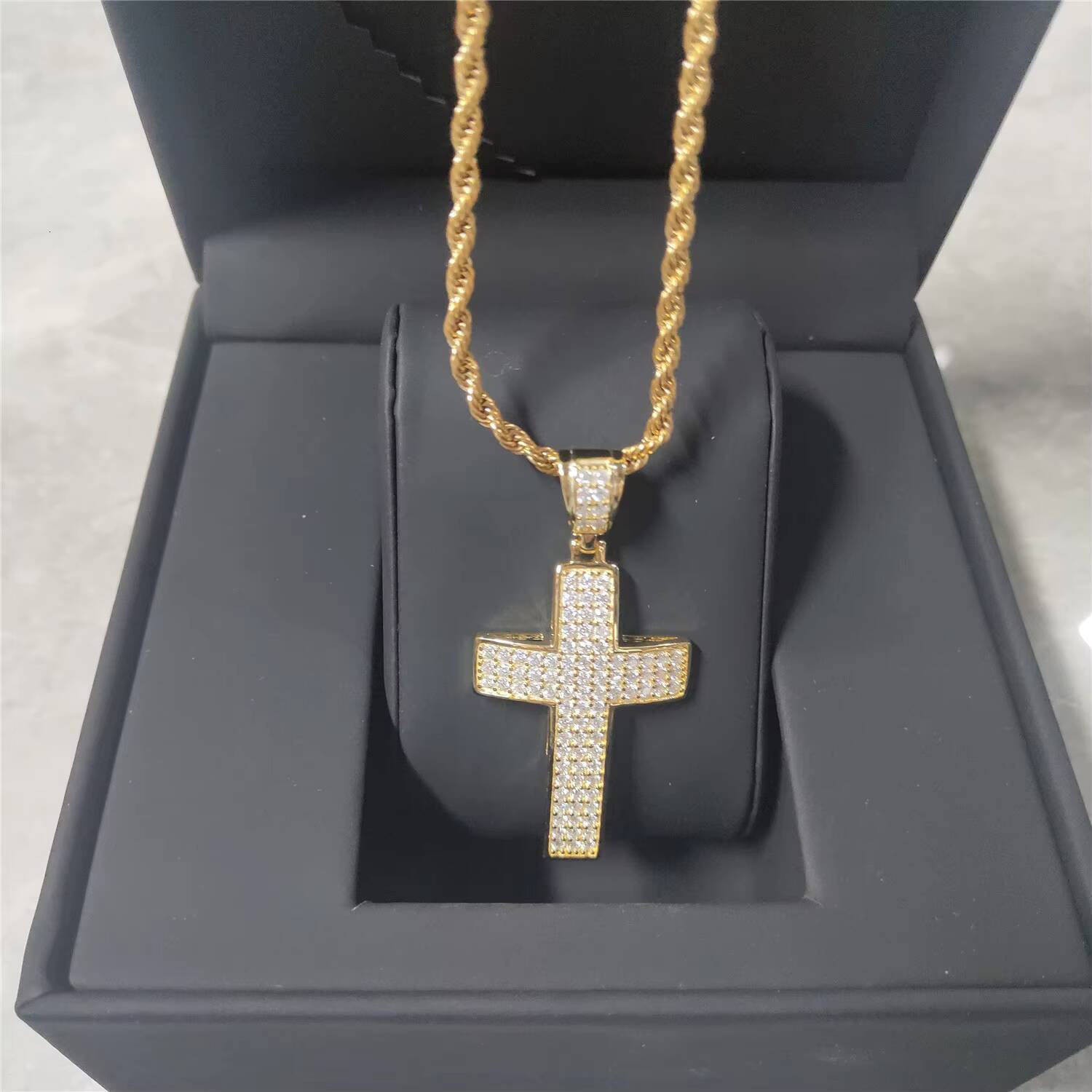 Hip Hop Jewelry for Men Women Rapper 925 Silver Vermeil Chain Iced Out VVS Moissanite Chains Diamond Cross Pendant Necklace