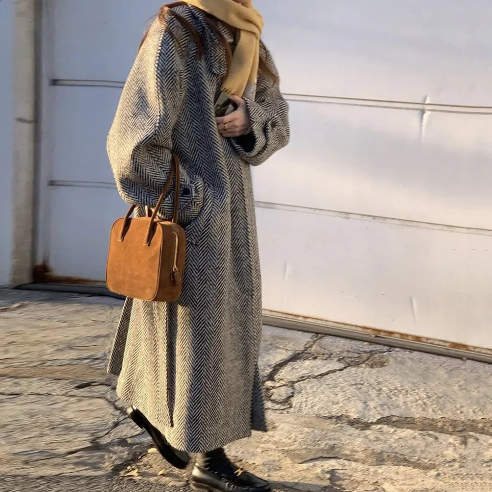 Womens Winter Vintage Chevron Long Wool Coat Jacket with Belt Oversize Woolen Overcoat Single Breasted Warm Outerwears 2023 250828
