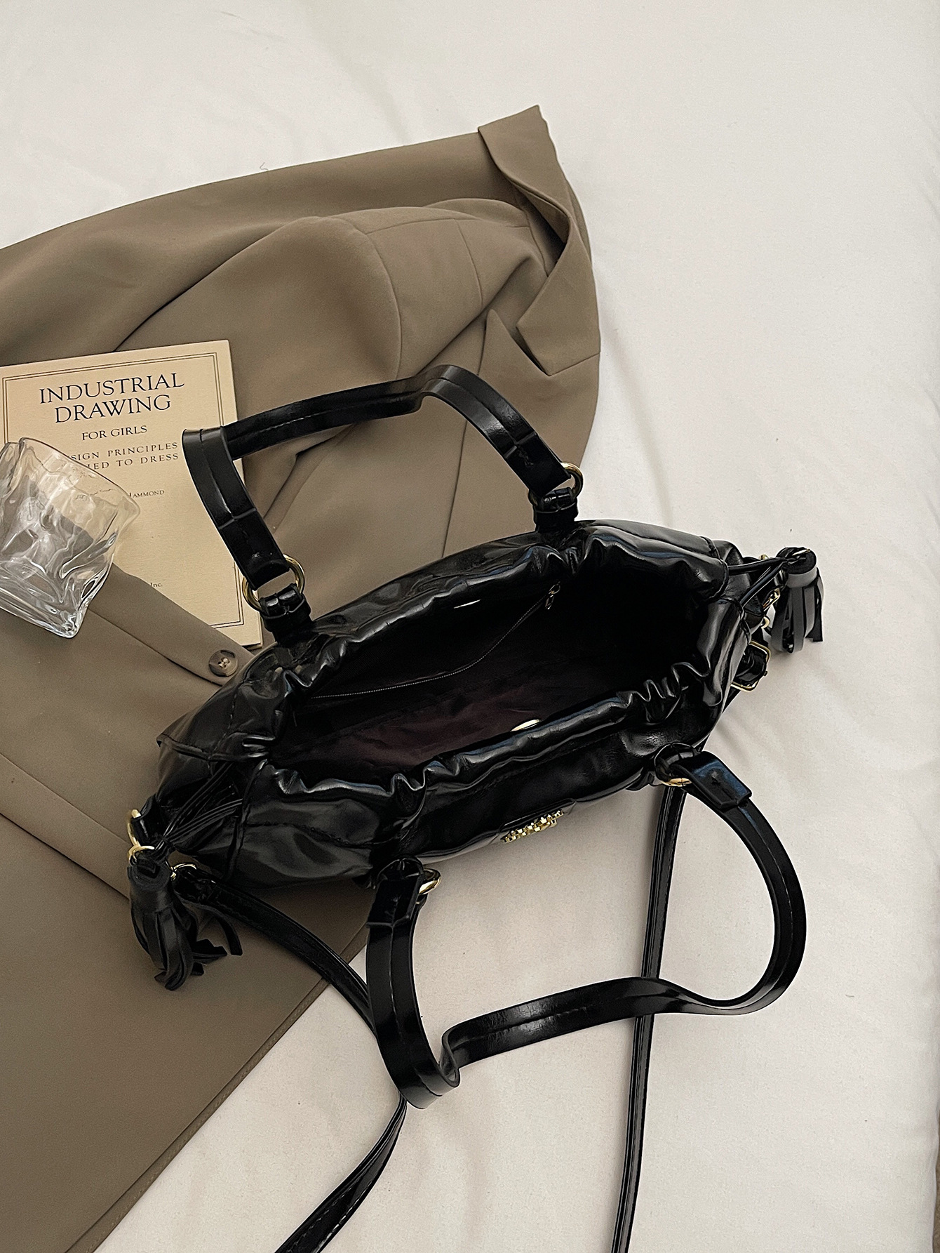 Vintage Baguette Bag Handbag Oil-Wax Leather Drawstring Niche Single-Shoulder Underarm Dumpling Bag Women's Bag