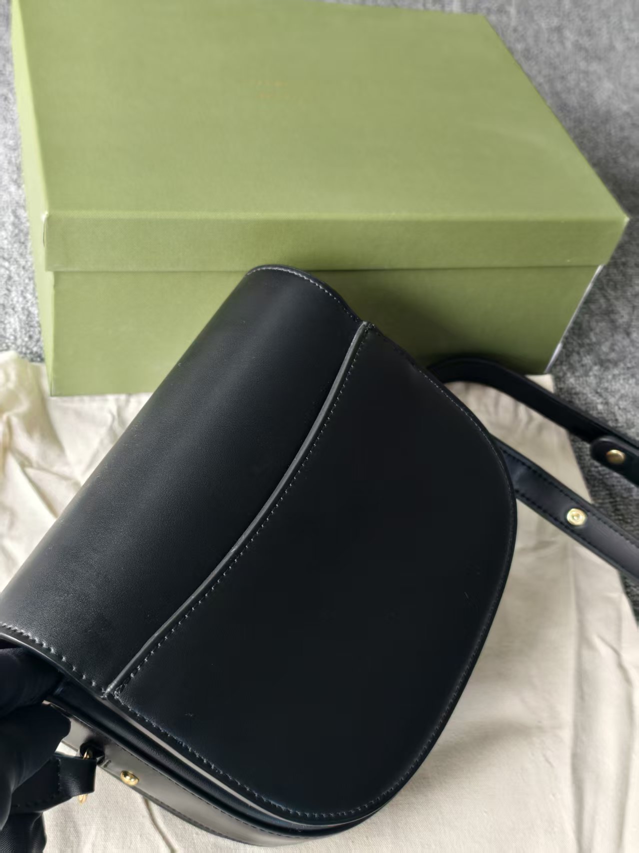 Women's Bags Designer French Sezane Saddle Women's High-End Fashion Leather Metal Lock Bag Shoulder Crossbody niche market