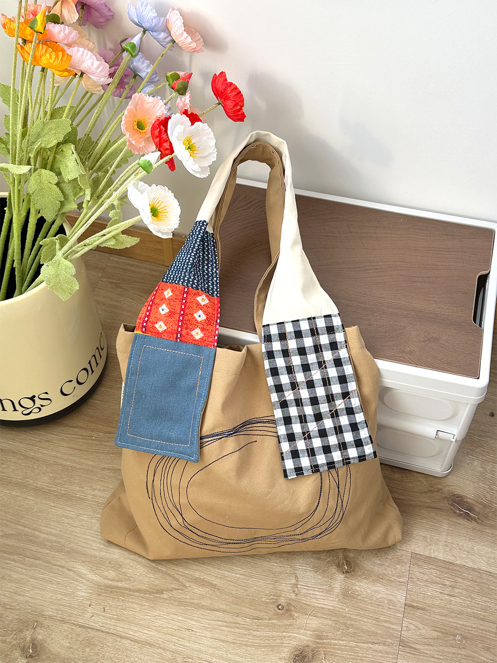 2025 Autumn New Female Student Canvas Bag Simple Retro Patch Diagonal Cross Bag Japanese Large Capacity Shopping Bag bag Fashion Handbag Designer Shou