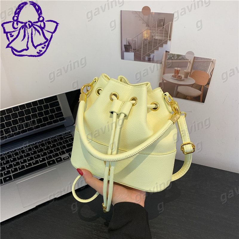 New Luxury Designer Women Handbag Solid Color Metal Big Capacity Drawstring Bucket Bag Fashion Lady Shoulder Bag Crossbody Bag