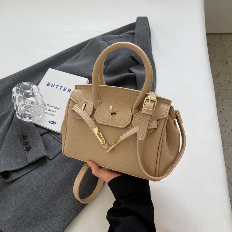 Free delivery designer bags Boston bag Pillow bag women new versatile handbag single shoulder crossbody bag Premium Canvas Sleek white